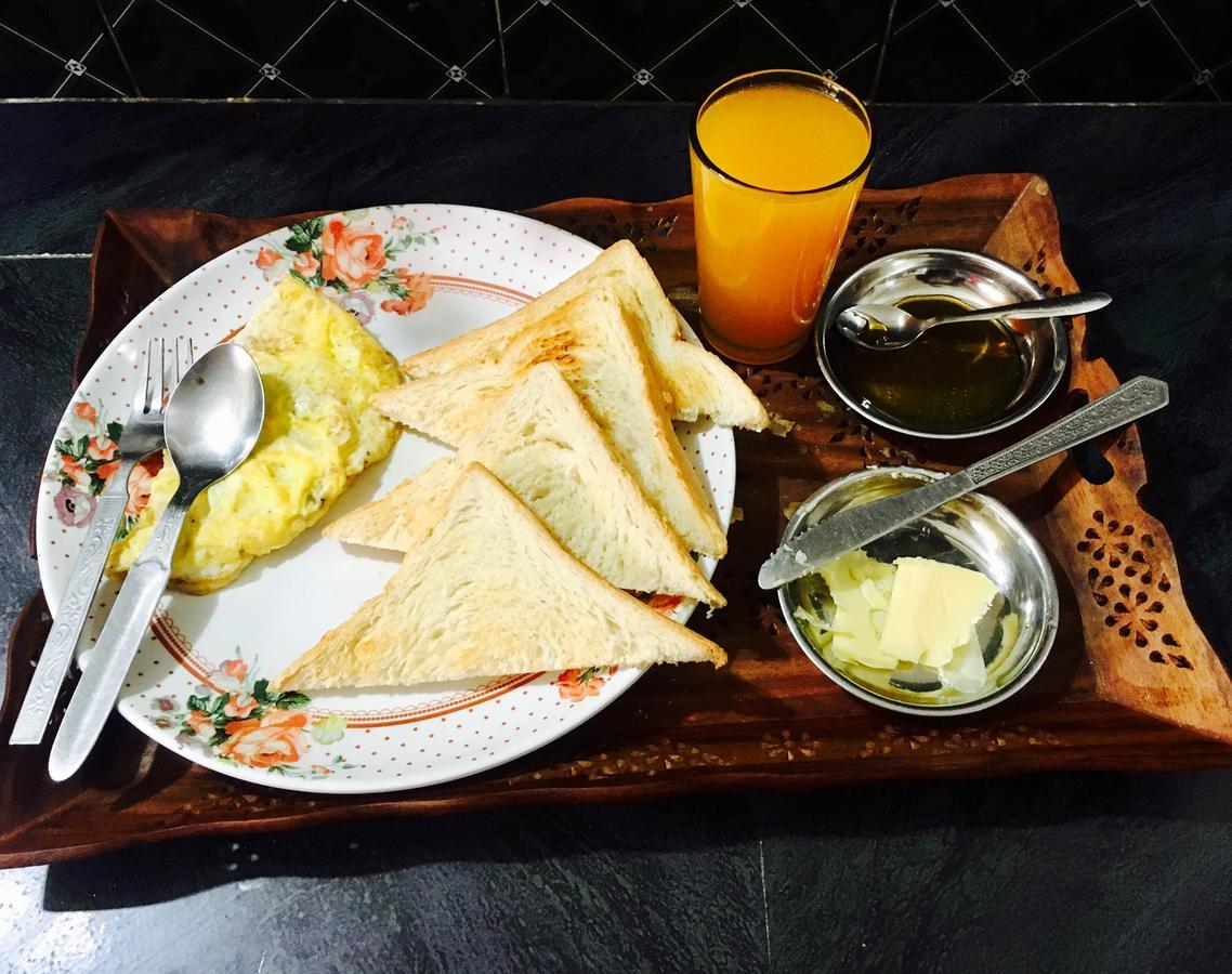 Shrestha Hotel & Restaurant 班迪普尔 外观 照片